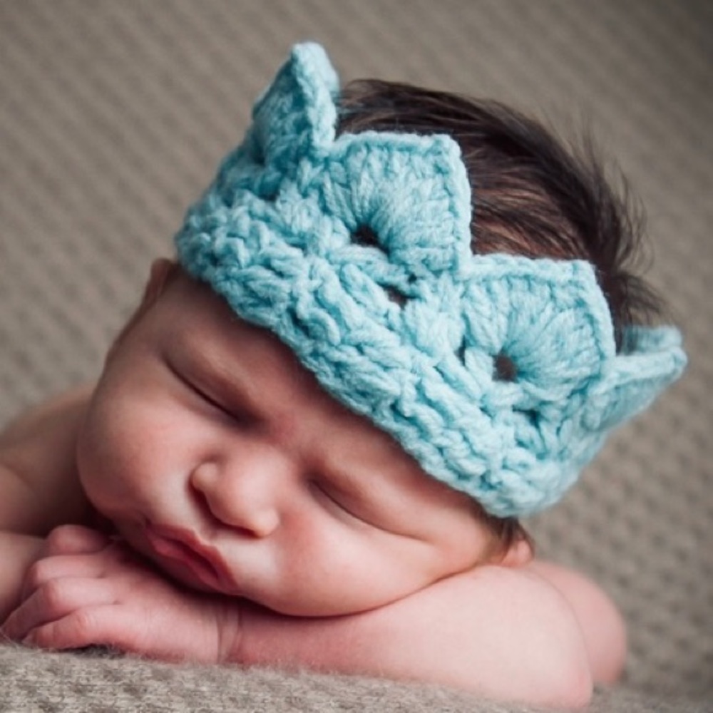 NEW NEVER WORN crochet crown tiara infant newborn baby photo photography prop